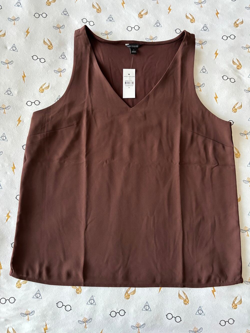 NWT Ann Taylor Mixed Media V-Neck Shell – Brown/Mocha, Size M